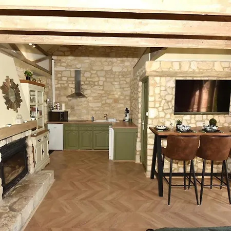 Holiday home Charmante Maisonnette Au Calme *